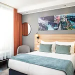 Leonardo Boutique Center