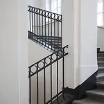 Leonardo Boutique Center Hotell 4*