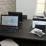 Leonardo Boutique Center