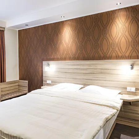 Leonardo Boutique Center Hotel