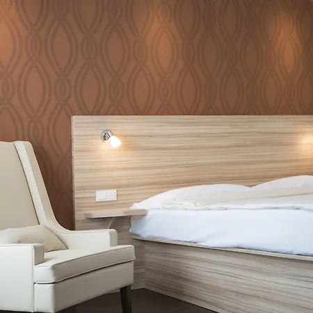 Leonardo Boutique Center Hotel