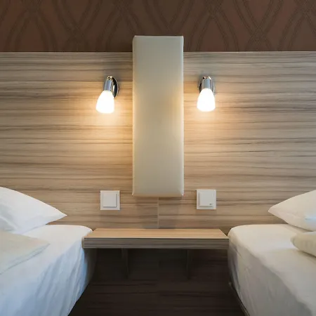 Leonardo Boutique Center