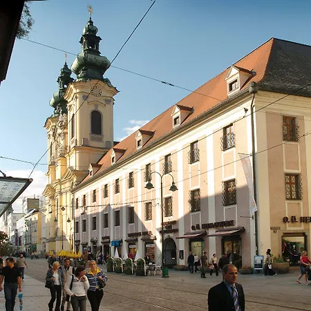 Leonardo Boutique Center Hotel