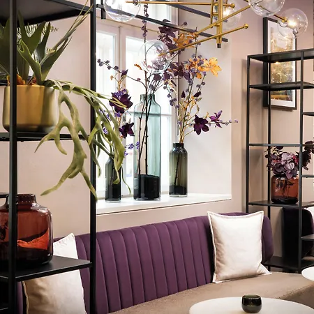 Hotel Leonardo Boutique Center