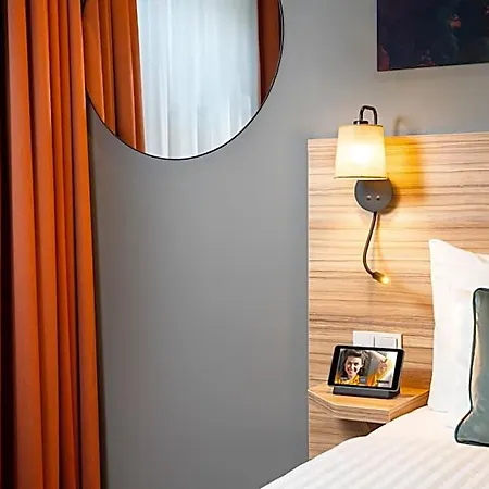 Leonardo Boutique Center Hotel
