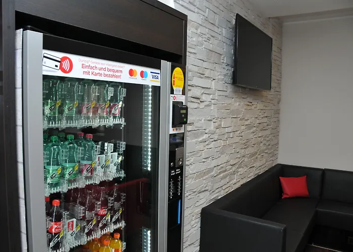 Hotel Leonardo Boutique Center 4*