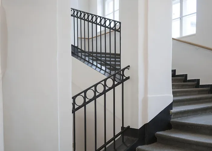 Leonardo Boutique Center Hotel 4*