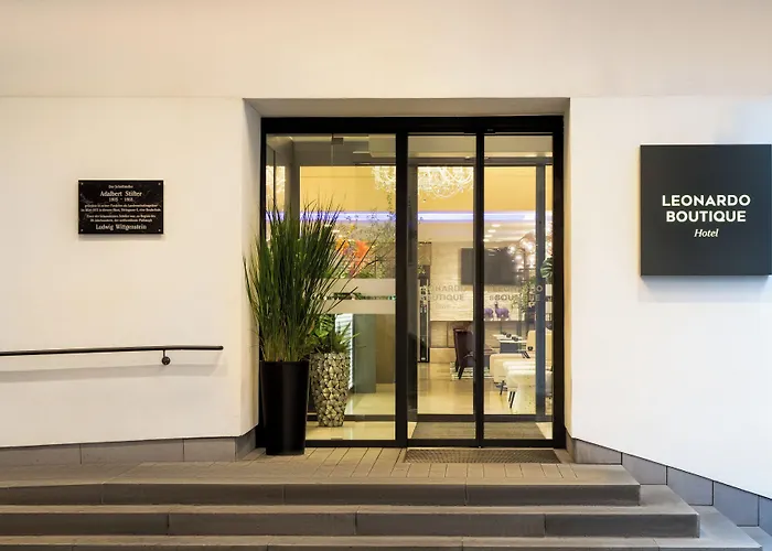 Leonardo Boutique Center