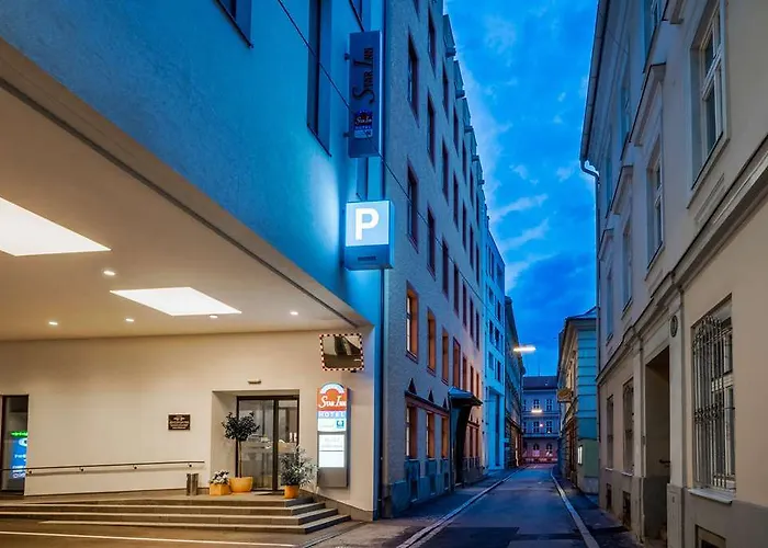 Leonardo Boutique Center 4*