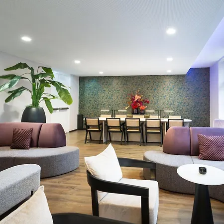 Hotel Leonardo Boutique Center