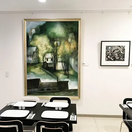 Hotel Leonardo Boutique Center 4*