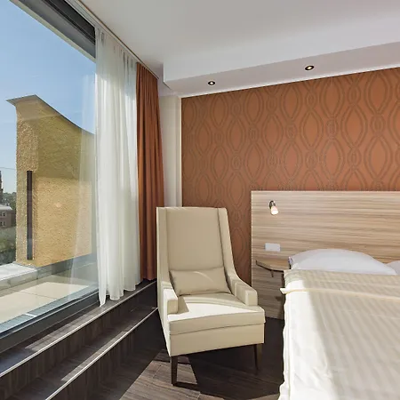 Leonardo Boutique Center 4* لينتز